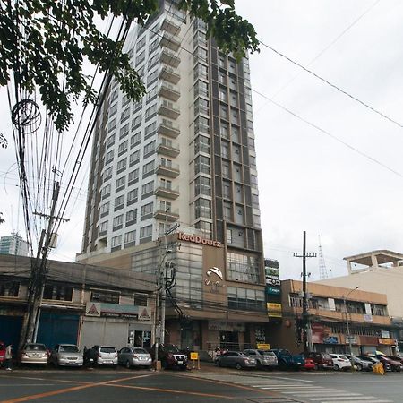 RedDoorz Premium @ West Avenue Quezon City Exterior foto